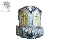 De zilveren Plastic Hoek van de de Decoratiekist van het Doodskist Gouden Kruisbeeld met Ijzerbuizen